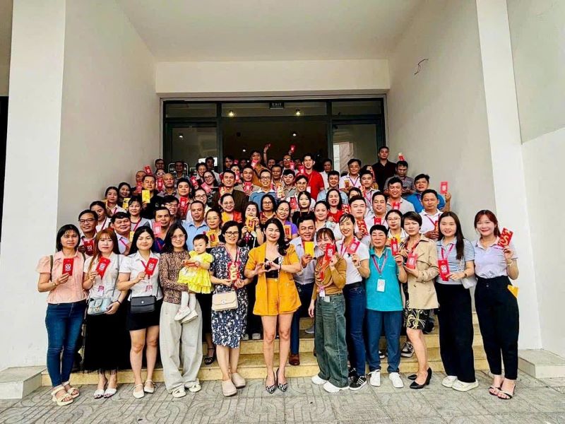 Tập thể chuyên viên của Khối Thiên Hà Tập thể chuyên viên của Khối Thiên Hà